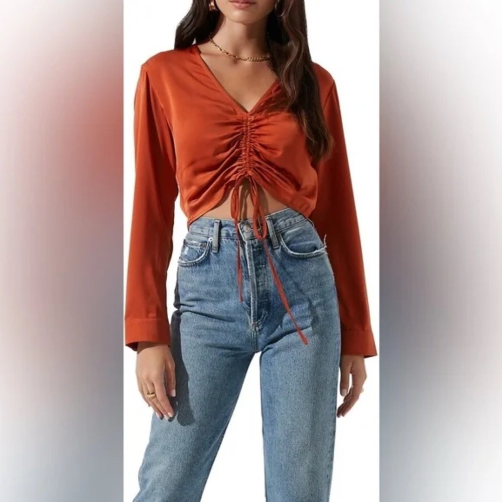 Astr the Label Rust Orange Cinched‎ Long Sleeve Blouse